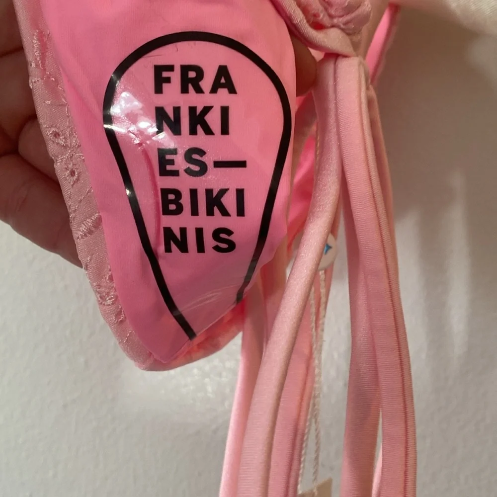 Frankie’s Bikinis Tia eyelet bottom Nwt size medium
